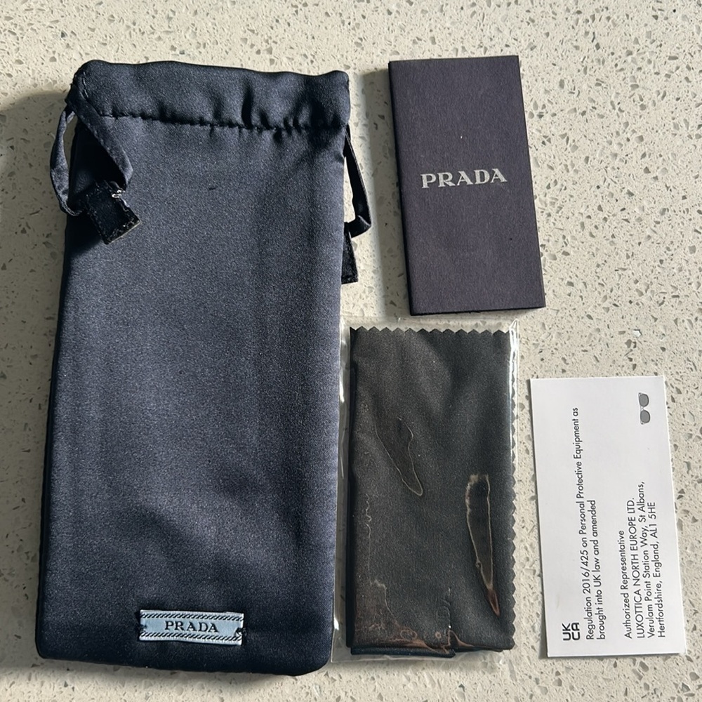 Prada sunglasses - Picture 4 of 16